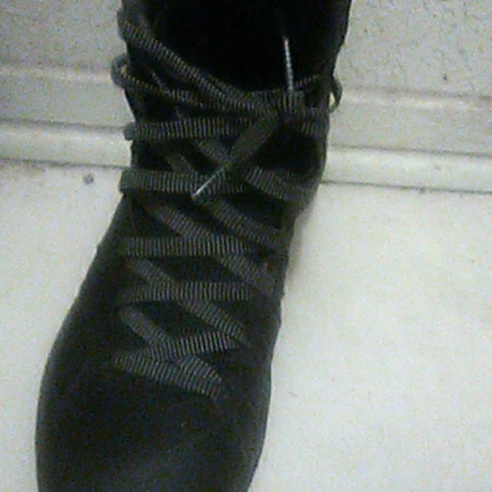 Hyperdunks - Picture 2 of 3